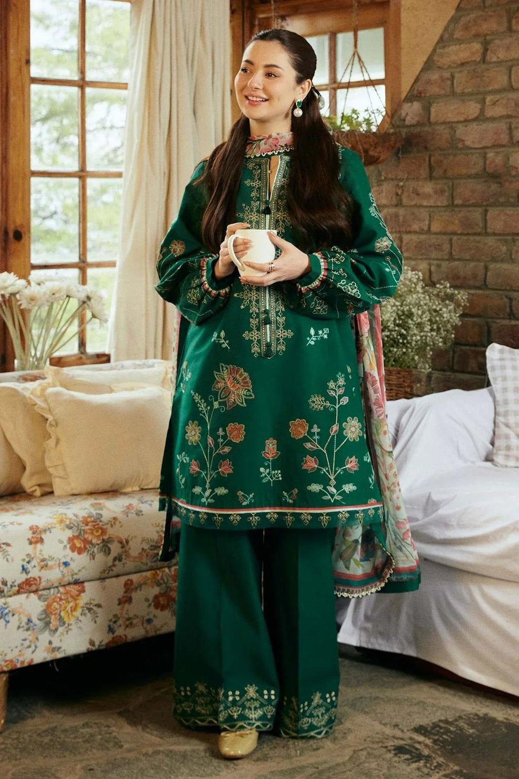 Premium Lawn 3PC Suit – Elegant Embroidery & Summer Comfort Volume L14