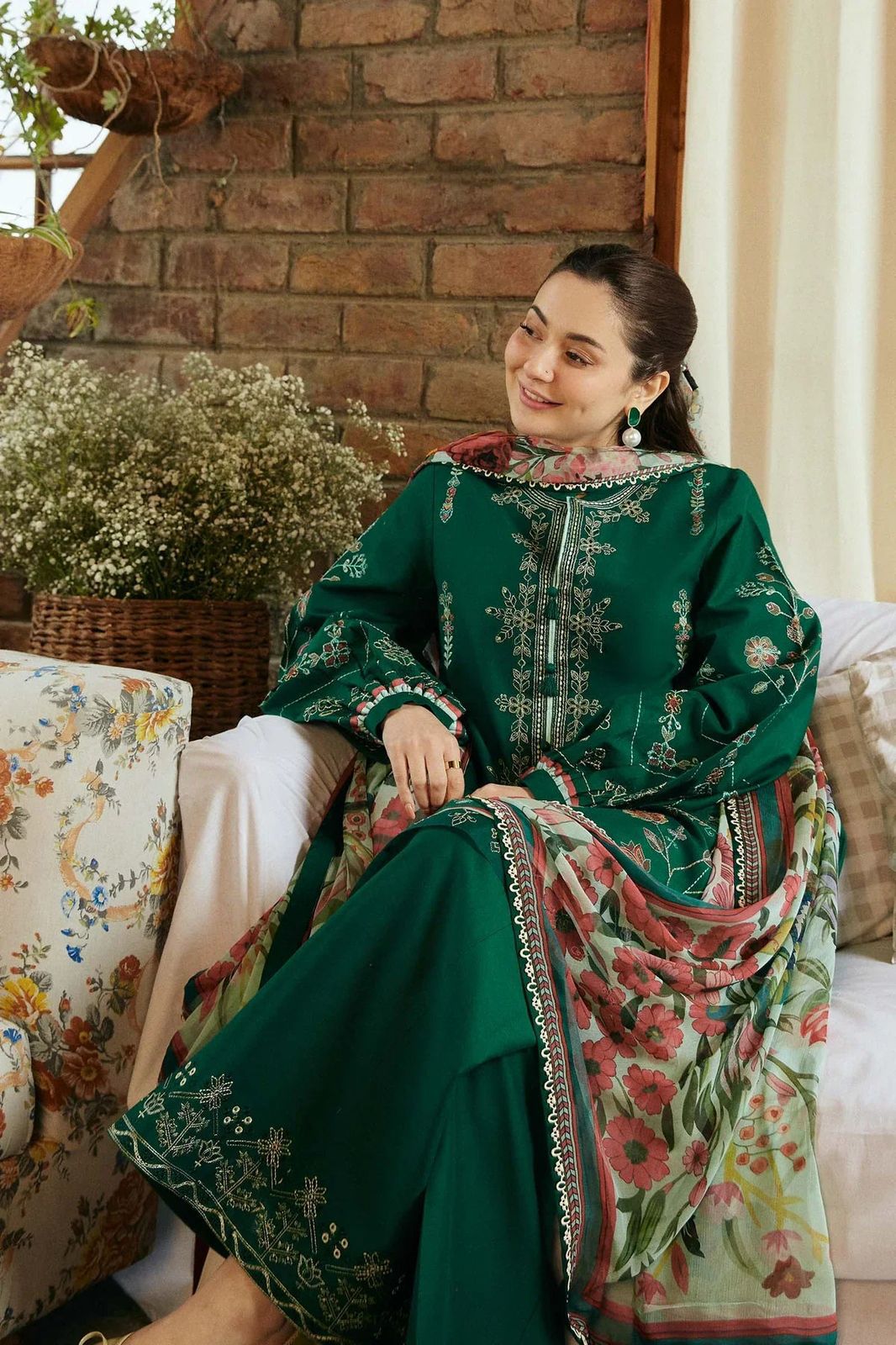 Premium Lawn 3PC Suit – Elegant Embroidery & Summer Comfort Volume L14