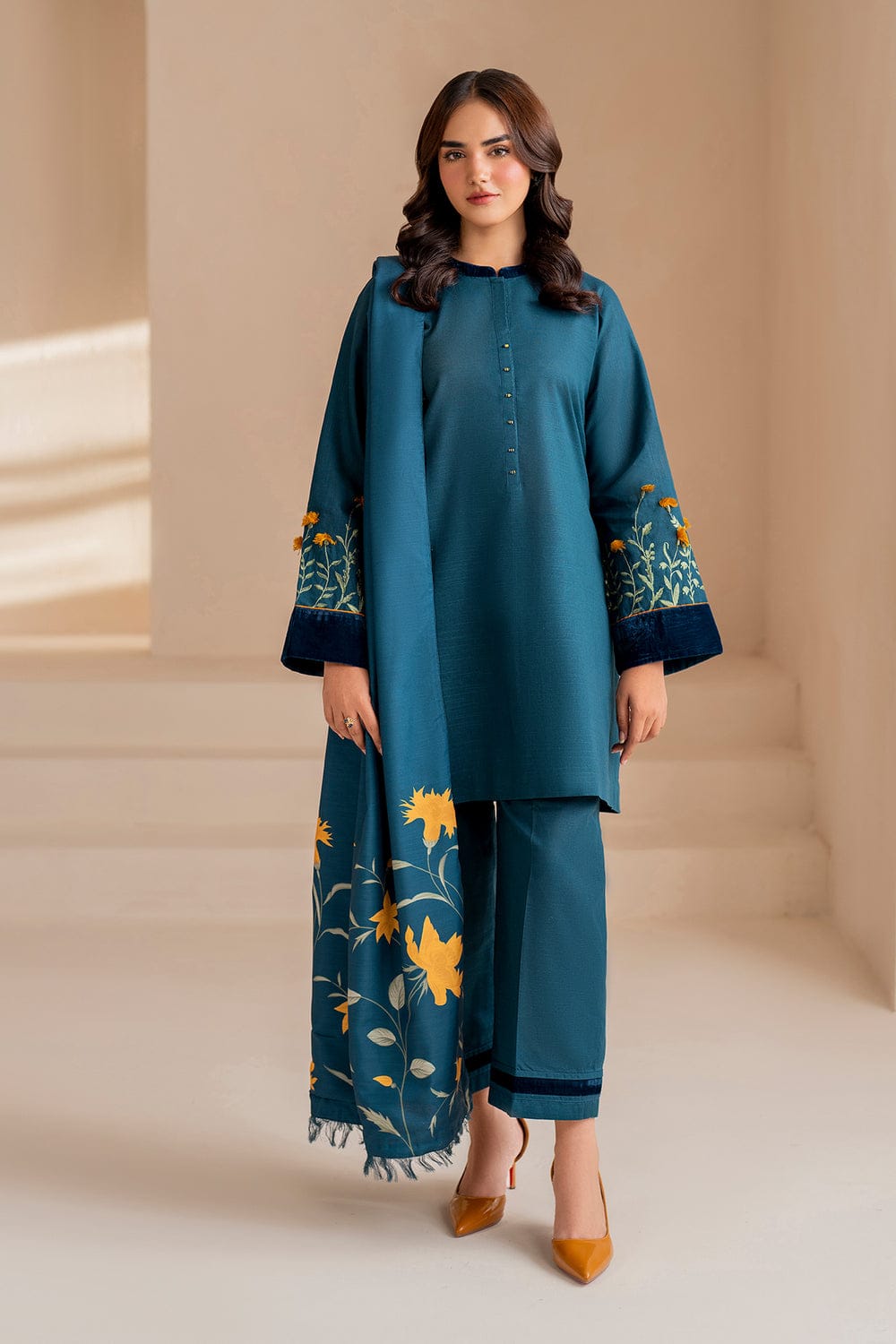 Premium Lawn 3PC Suit – Elegant Embroidery & Summer Comfort Volume LL-002